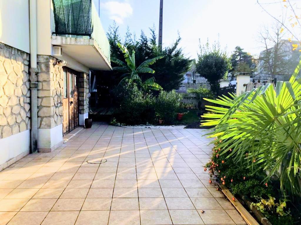 Agreable Maison En Centre Ville Noisy-le-Grand Exterior foto